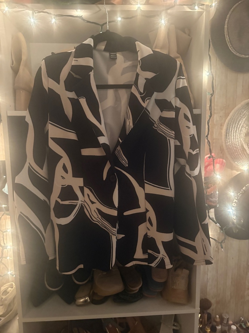 SHEIN Black & Cream Abstract Print Blazer